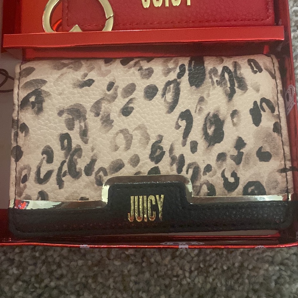 ‼️LAST ONE‼️🎄‼️Juicy Couture 2 piece wallet set‼️ - Picture 4 of 12